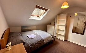 Spacious Room In Dublin